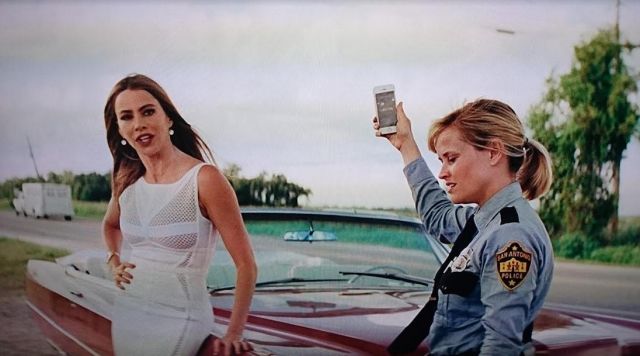The iphone Daniella Riva (Sofia Vergara) in Hot Pursuit