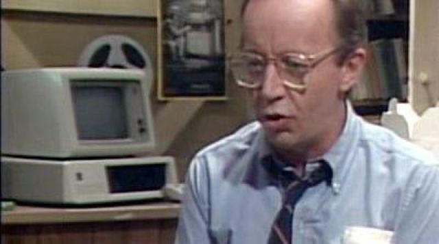 The IBM PC XT computer of Willie Tanner (Max Wright) in the series ALF (Season 1 Episode 4)