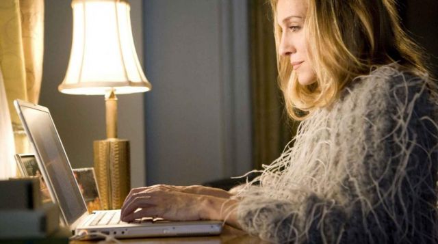 The macbook laptop by Sarah Jessica Parker in the movie sex and the city