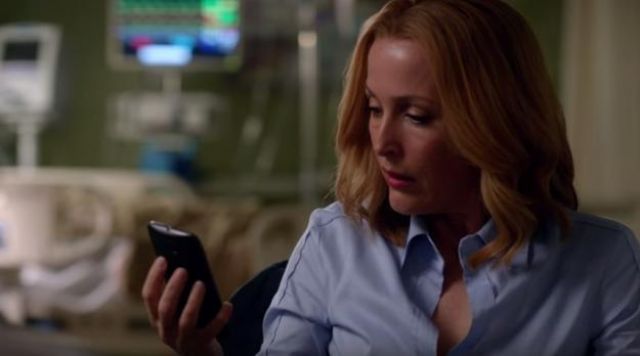 The phone on Dana Scully (Gillian Anderson) in the X-Files season 10