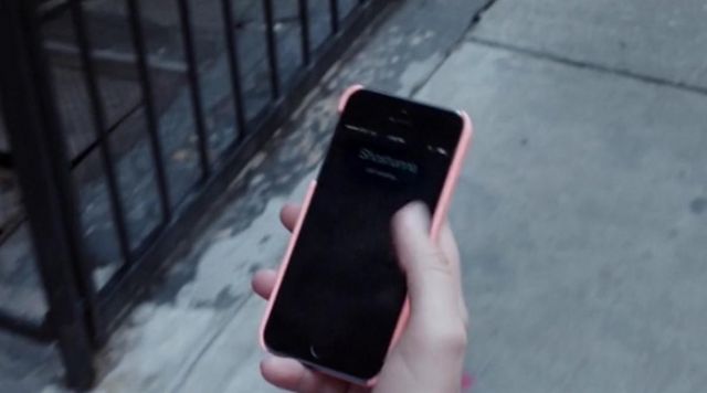 The Apple of Hannah Horvath (Lena Dunham) in Girls S06E09