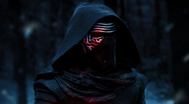 the helmet of Kylo Ren (Adam Drvier) in Star Wars VII : The awakening of the Force