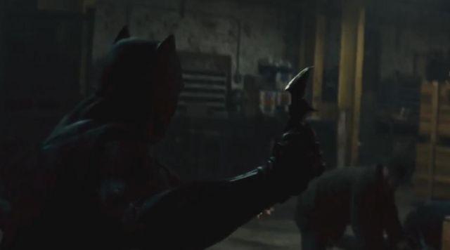 The Batarang of Batman / Bruce Wayne (Ben Affleck) in Batman V Superman |  Spotern