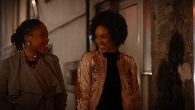 The bomber embroidered Topshop by Bill Potts (Pearl Mackie) in Doctor ...