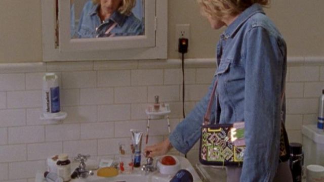 Enjuague bucal Mentadent de Carrie Bradshaw (Sarah Jessica Parker) en Sex And The City S03E11