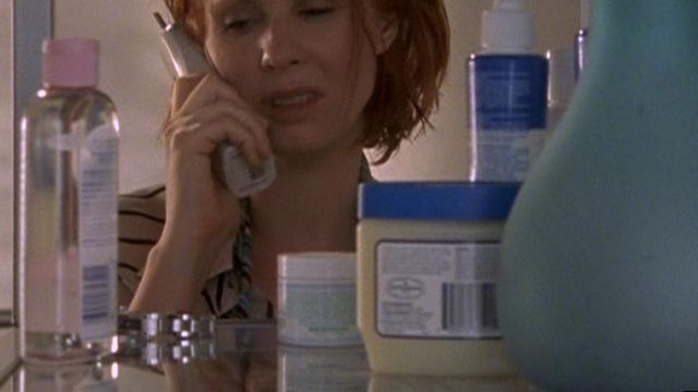 El aceite para bebés de Miranda Hobbes (Cynthia Nixon) Johnson en Sex And The City S05E06