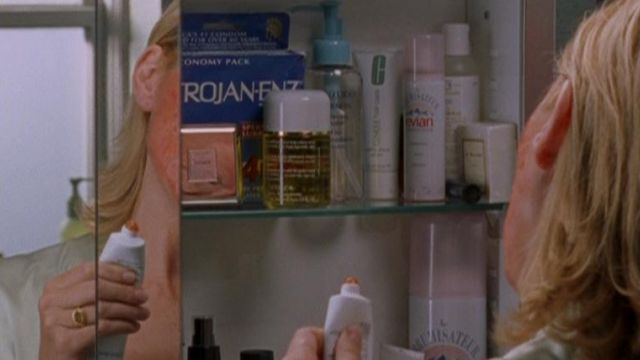 Samantha Jones' (Kim Cattrall) Shiseido Pureness line in Sex And The City S05E05