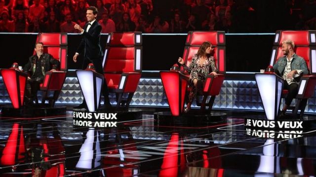 The costume in black velour Mika in The Voice 2017