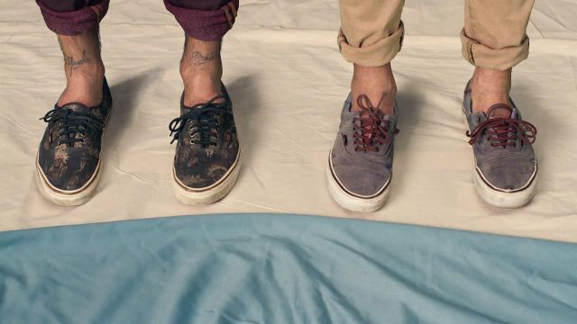 Les sneakers Vans dans le clip Ton visage des Fréro Delavega