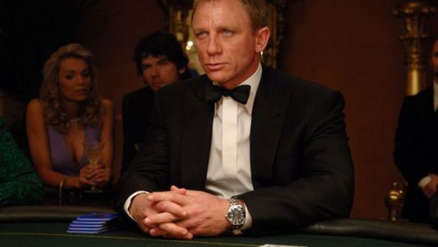 The knot-butterfly Turnbull & Asser James Bond (Daniel Craig) in Casino Royale