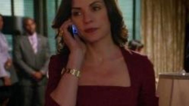 The red dress square neck of Alicia Florrick in The good wife