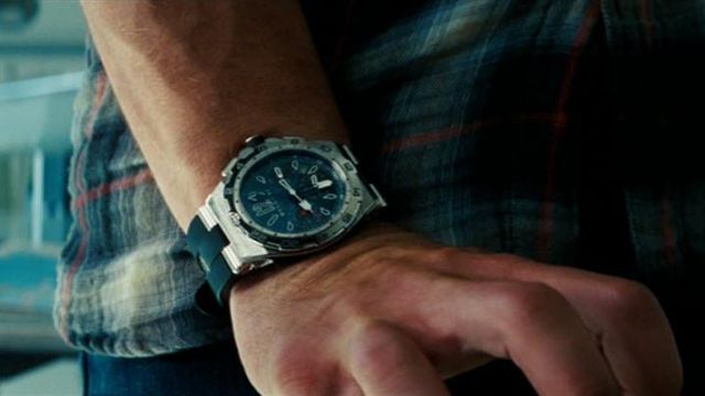 The watch Bulgari Sam Witwicky (Shia LaBeouf) in Transformers 3 - La Face cachée de La Lune