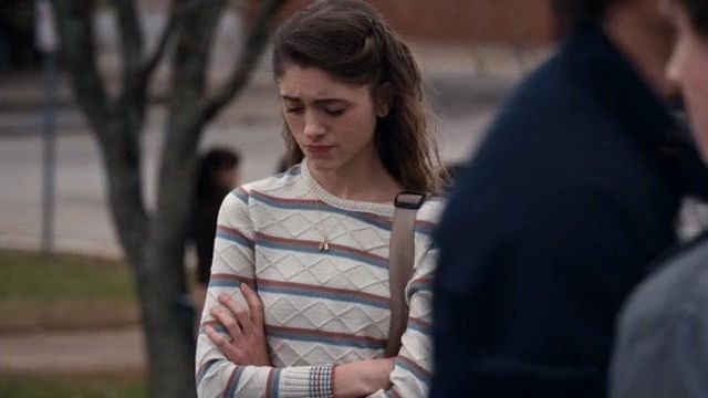 The striped sweater vintage Nancy Wheeler (Natalia Dyer) in Stranger Things (S01E03)