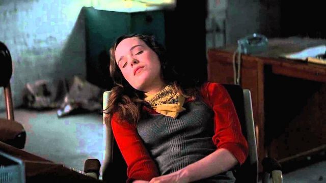 The scarf (bandana) yellow Ellen Page in Inception