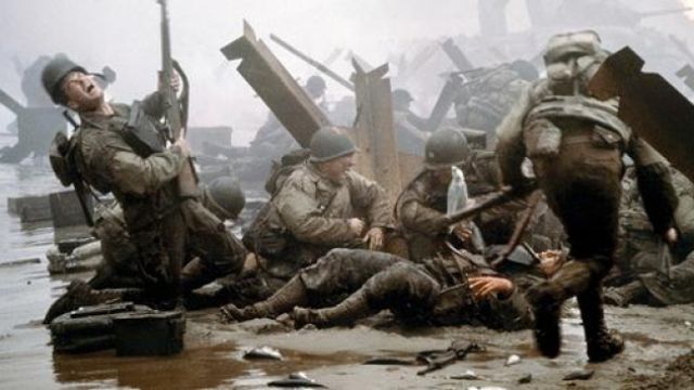 Une veste de militaire portée lors de la scène à Omaha Beach dans Il faut sauver le soldat Ryan