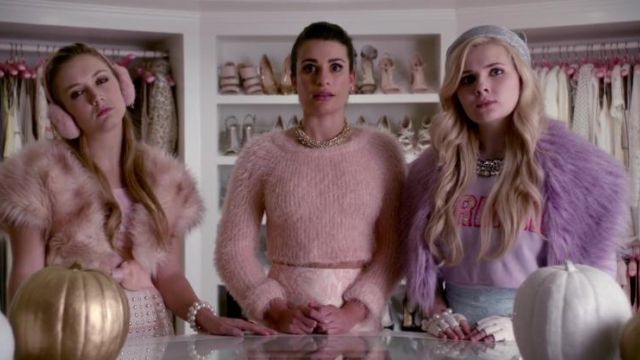 The pull of pink hair Lea Michele in Scream Queens Spotern