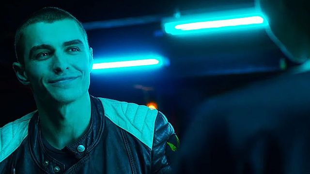 The replica of the jacket of a motorcycle by Ian (Dave Franco) in Nerve
