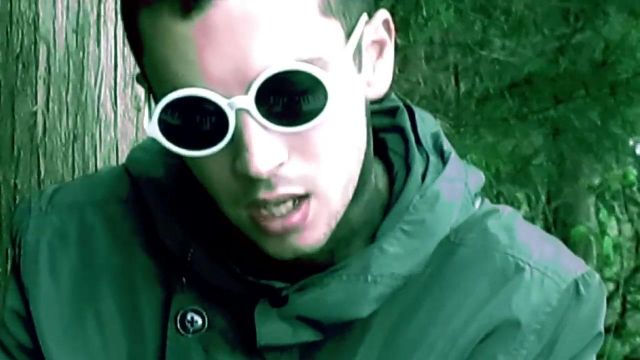 the sunglasses seen in the clip Ride of Twenty one pilots