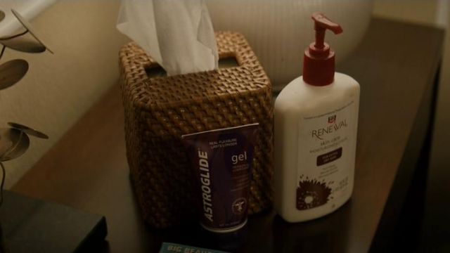 Rite Aid Renewal moisturizing lotion seen in True Detective S02E03