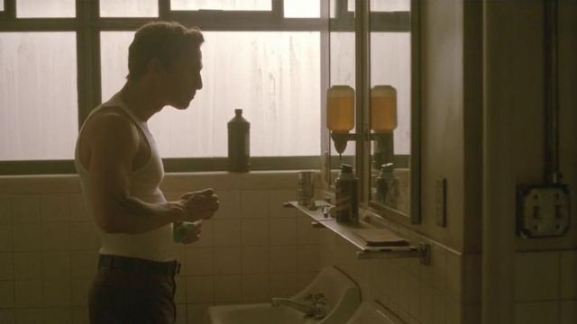 Barbasol shaving cream seen in True Detective S01E02