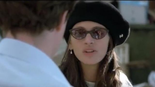 The beret Chanel Anna Scott (Julia Roberts) fall in love at Notting Hill