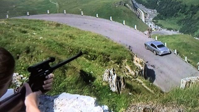 Les routes sinueuses de Andermatt en Suisse (Canton de Uri) empruntées par James Bond (Sean Connery) dans Goldfinger