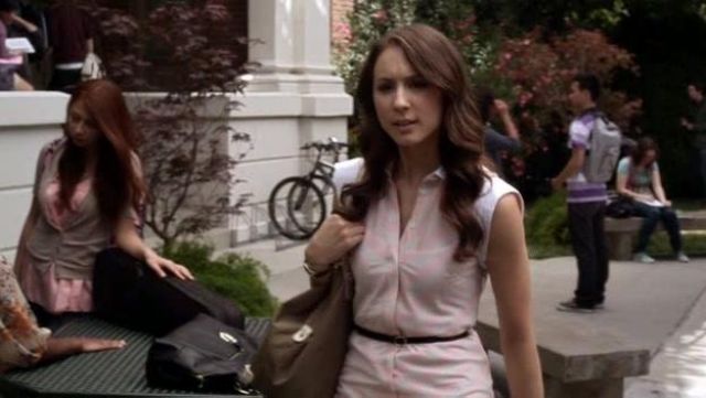 The pink dress and pale of Spencer Hastings (Troian Bellisario) in the Pretty Little Liars S03E11