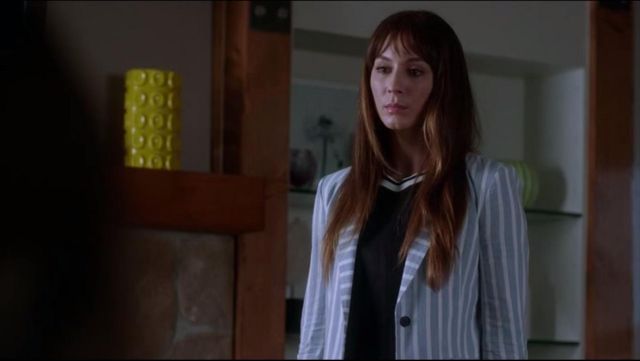 The blaser striped Frame Denim Spencer Hastings (Troian Bellisario) in the Pretty Little Liars S07E19