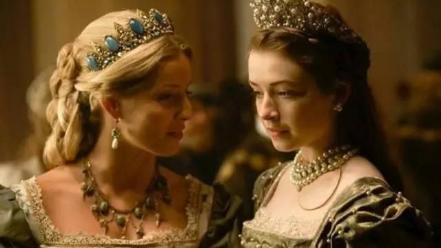Pendientes de Jane Seymour (Annabelle Wallis) en The Tudors