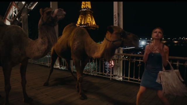 La Tour Eiffel dans Un Jour Mon Prince ( Sarah-Jeanne Labrosse)