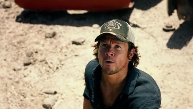 The cap Caterpillar Cade Yeager (Mark Wahlberg) in Transformers : The Last Knight