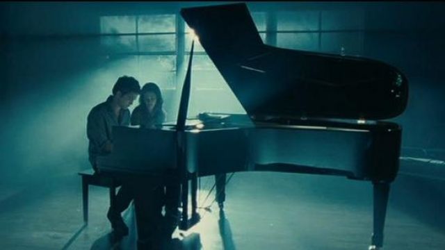 La piano à queue dans Twilight : chapitre 1 - Fascination