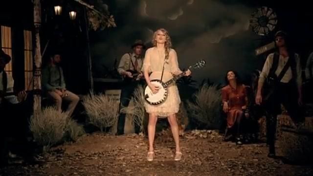 The Banjo of Taylor Swift in the clip Mean
