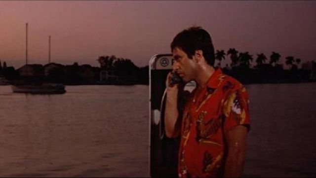 La cabine téléphonique utilisée par Tony Montana (Al Pacino) sur MacArthur Causeway à Miami dans Scarface