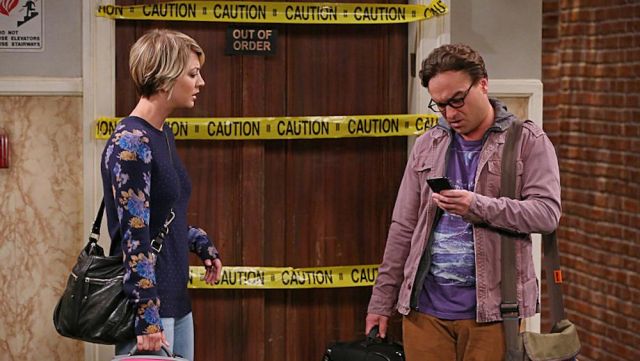 La veste style militaire de Leonard Hofstadter (Johnny Galecki) dans The Big Bang Theory S08E22