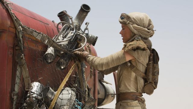 Sac à dos porté par Rey (Daisy Ridley) comme on le voit dans Star Wars VII: The Force s'Éveille