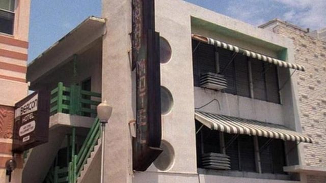 The apartment of the texas chainsaw massacre Tony Montana (Al Pacino) on Ocean Drive in Miami Beach