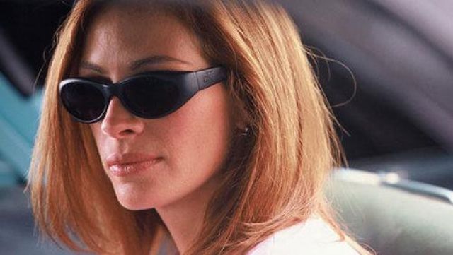 CK Calvin Klein sunglasses worn by Tess Ocean (Julia Roberts) as seen in  Ocean's Eleven | Spotern