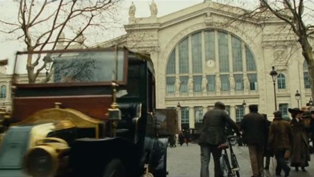 La Gare du Nord à Paris dans Les aventures extraordinaires d' Adèle Blanc Sec (Louise Bourgouin)