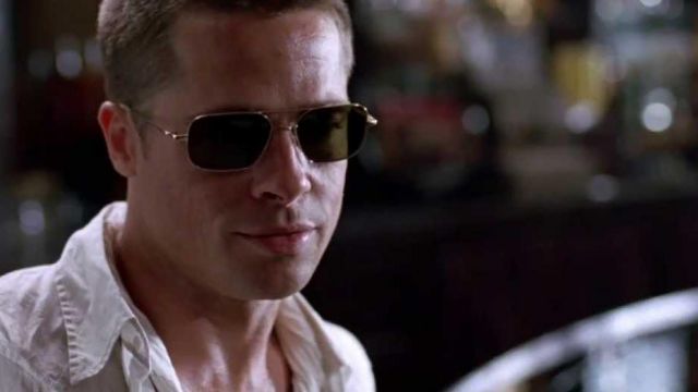 The sunglasses of John Smith (Brad Pitt) in Mr and Mrs Smith