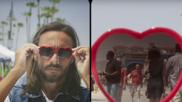 Les lunettes de soleil en coeur rouges de Bob Sinclar dans son clip Summer Moonlight