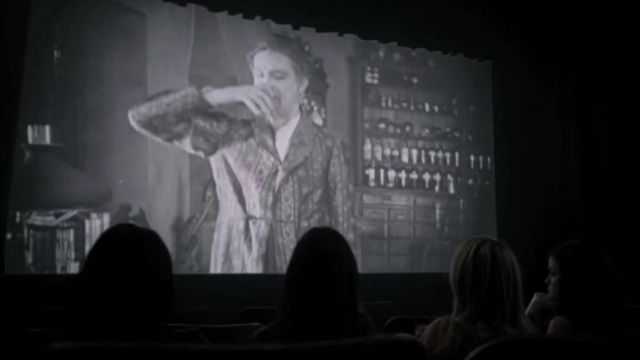 The movie Dr Jekyll & Mr Hyde watch Pretty Little Liars at the cinema S02E03