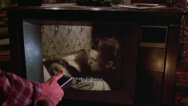 Le film Orphée de Jean Cocteau que l'on aperçoit à la télé dans Gremlins