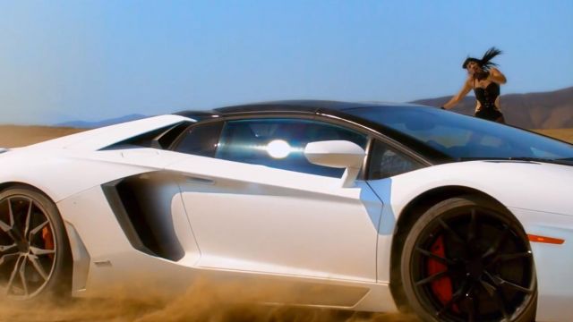 La Lamborghini Aventador LP 700-4 Roadster dans le clip Work Bitch de Britney Spears