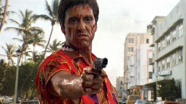 The red hawaiian shirt of Tony Montana (Al Pacino) in the movie Scarface