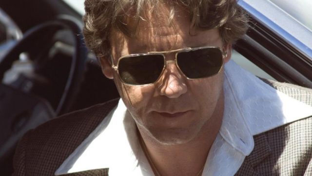 Sunglasses Aviator of the inspector Richie Roberts (Russell Crowe) in American Gangster