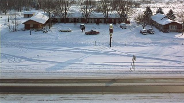 Le Hitching Post Motel à Forest Lake dans le Minnesota où se fait arrêter Jerry Lundegaard (William H. Macy) dans Fargo
