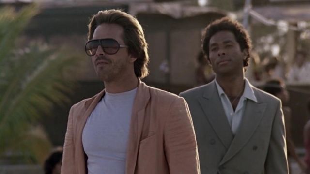 Sunglasses Carrera 5512 James Crockett / Sonny (Don Johnson) in Two cops in Miami