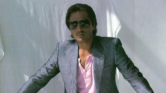 Les lunettes de soleil Revo Car­lisle de James Crockett / Sonny (Don Johnson) dans Deux flics à Miami