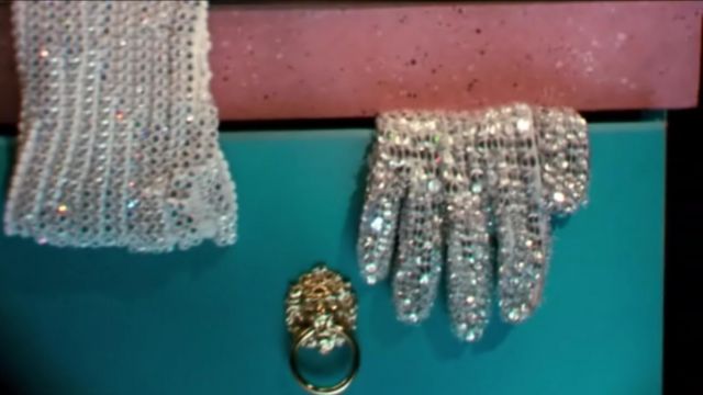 was michael jackson glove real diamonds
